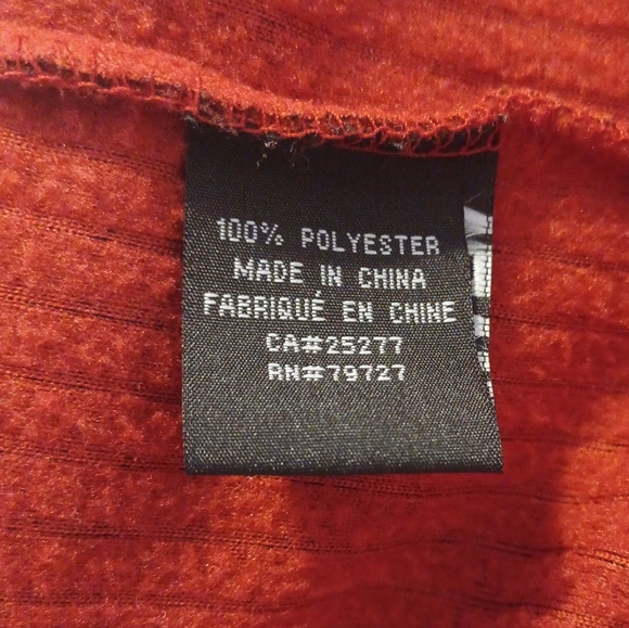 4/$80 Red & Black Fleece Sweater - Size XL - Picture 7 of 7
